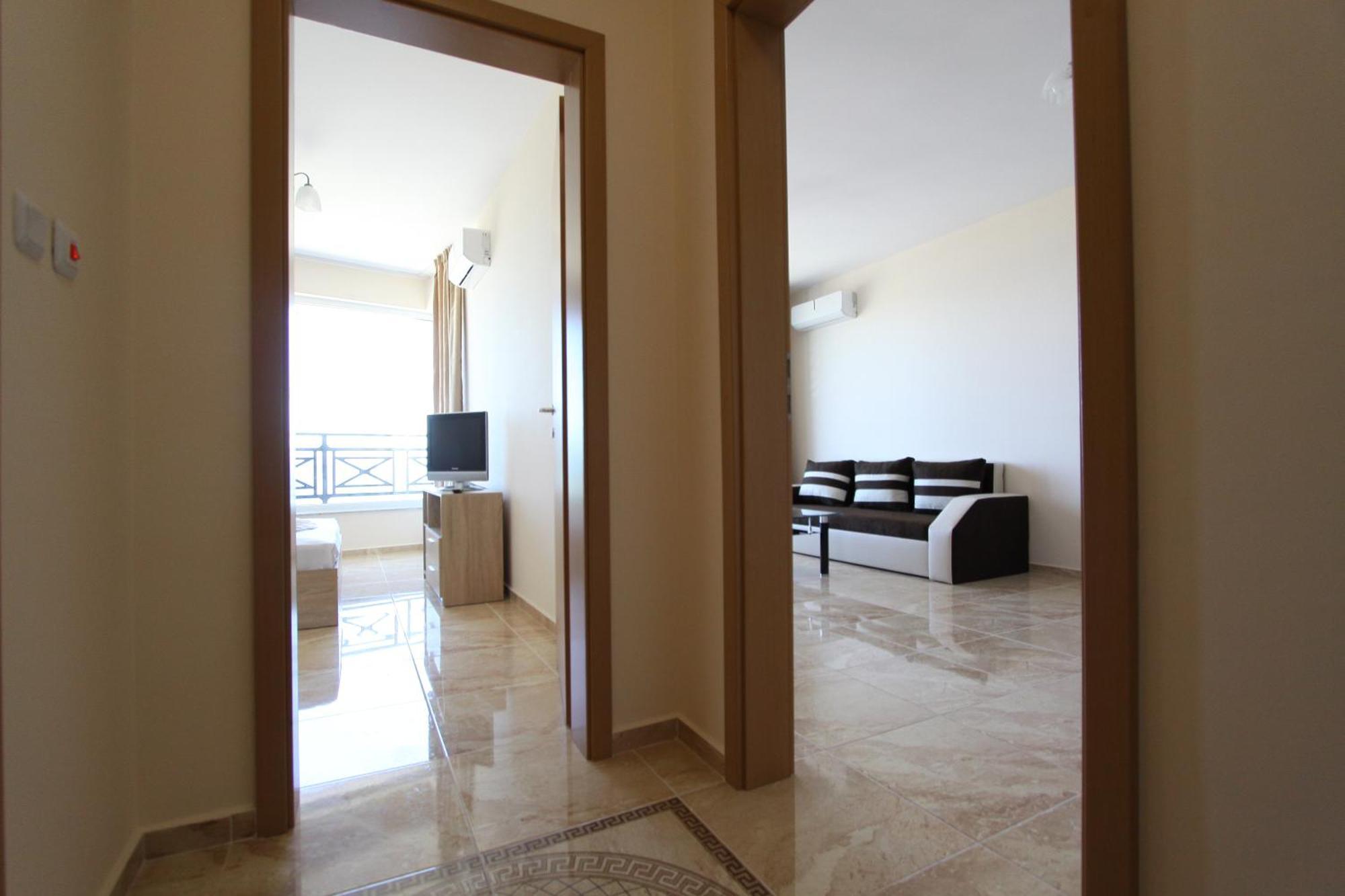 Апартаменти Golden Sea View Поморие Екстериор снимка