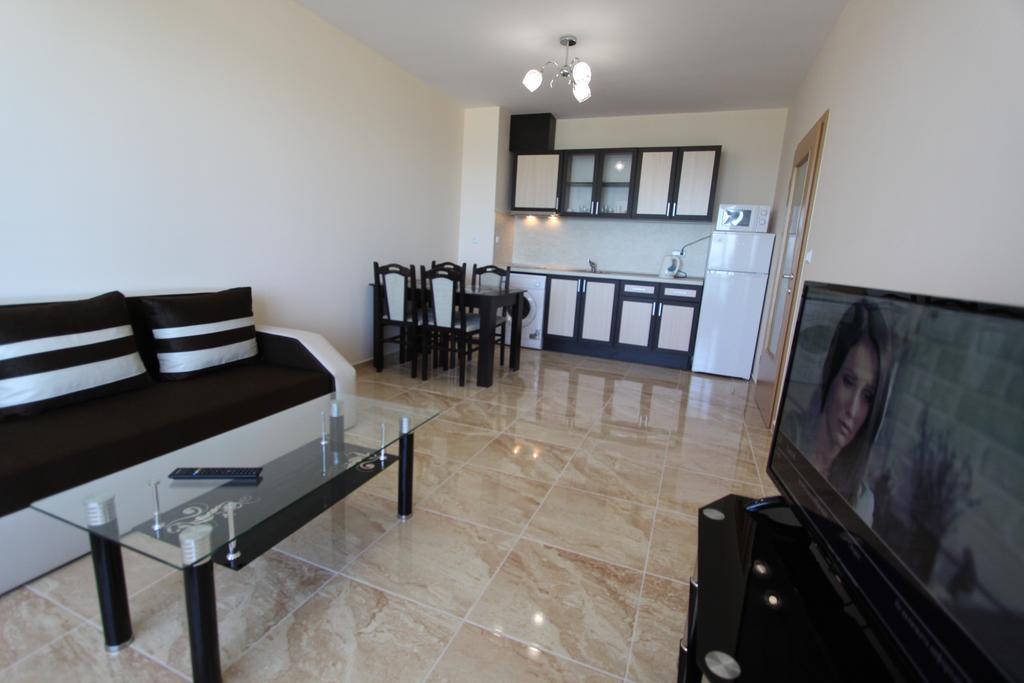 Апартаменти Golden Sea View Поморие Екстериор снимка
