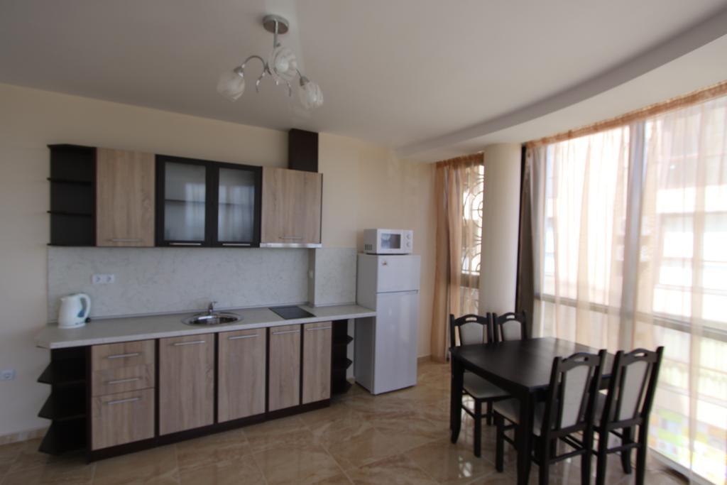 Апартаменти Golden Sea View Поморие Екстериор снимка