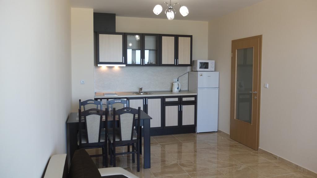 Апартаменти Golden Sea View Поморие Екстериор снимка