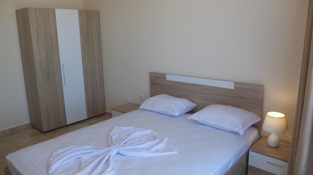 Апартаменти Golden Sea View Поморие Екстериор снимка
