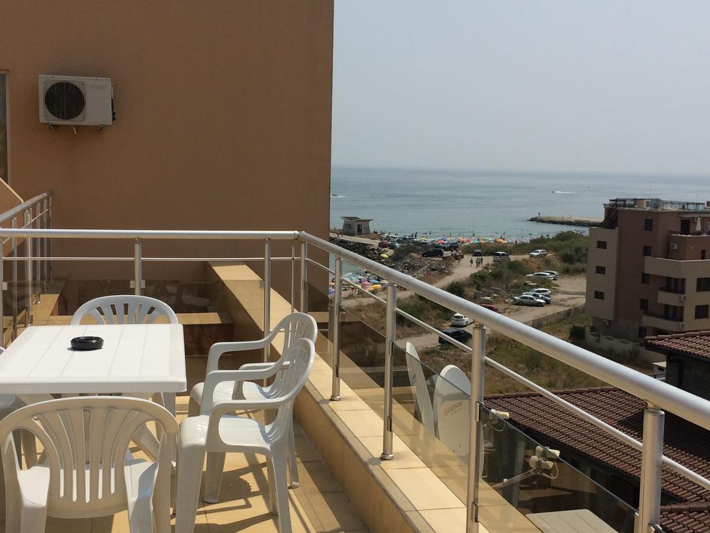 Апартаменти Golden Sea View Поморие Екстериор снимка