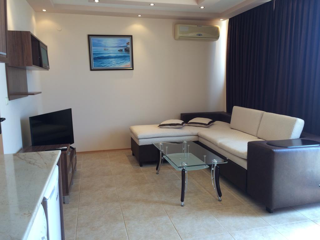 Апартаменти Golden Sea View Поморие Екстериор снимка